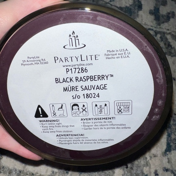 Nwot Black Raspberry 3 Wick Candle - Picture 4 of 4